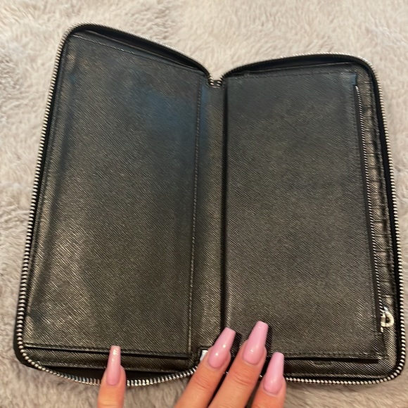 Prada long zippy wallet Black🖤🩶🖤🩶 - Picture 6 of 7